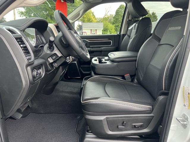 2024 Ram 2500 Laramie photo 4