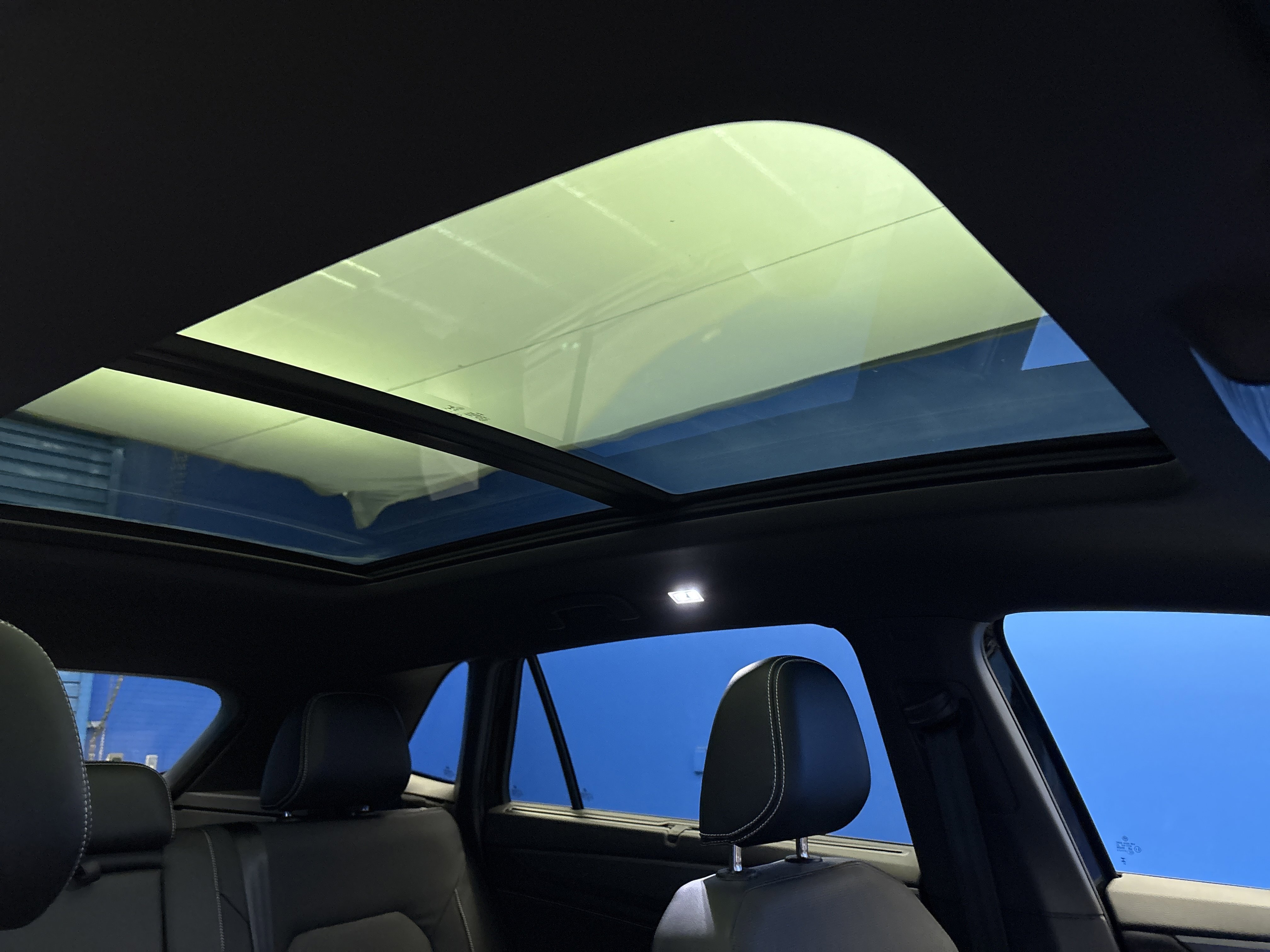 2024 Volkswagen Atlas Cross Sport SE Technology photo 10