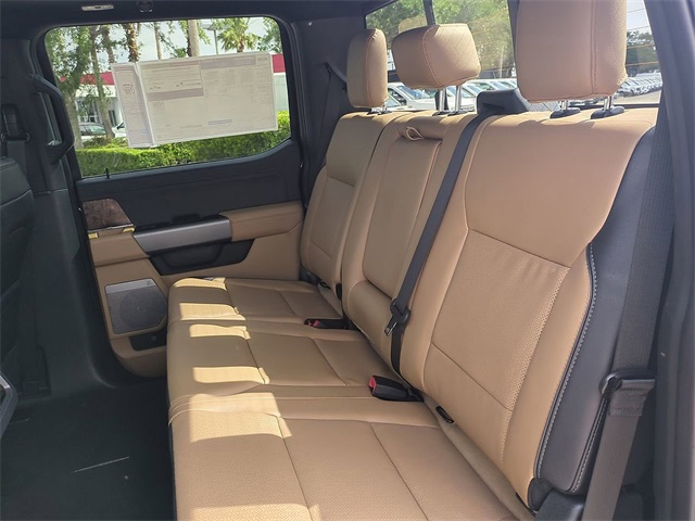 2025 Ford F-350 Lariat photo 13