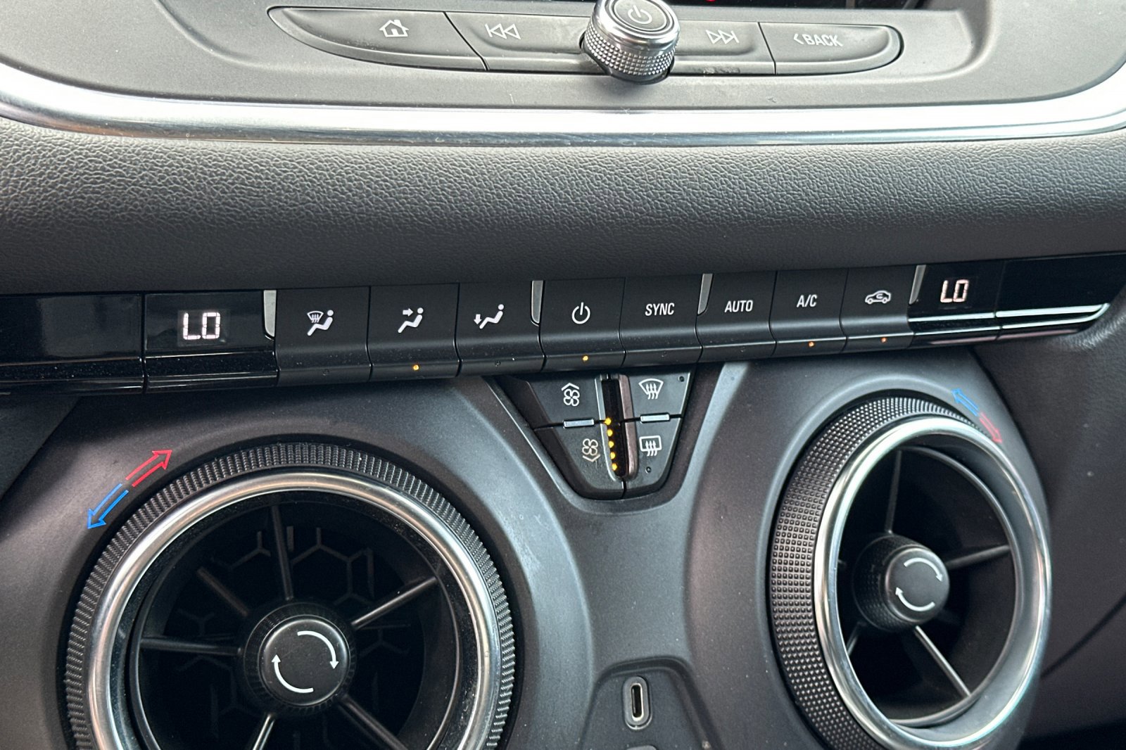 2021 Chevrolet Blazer 2LT photo 19