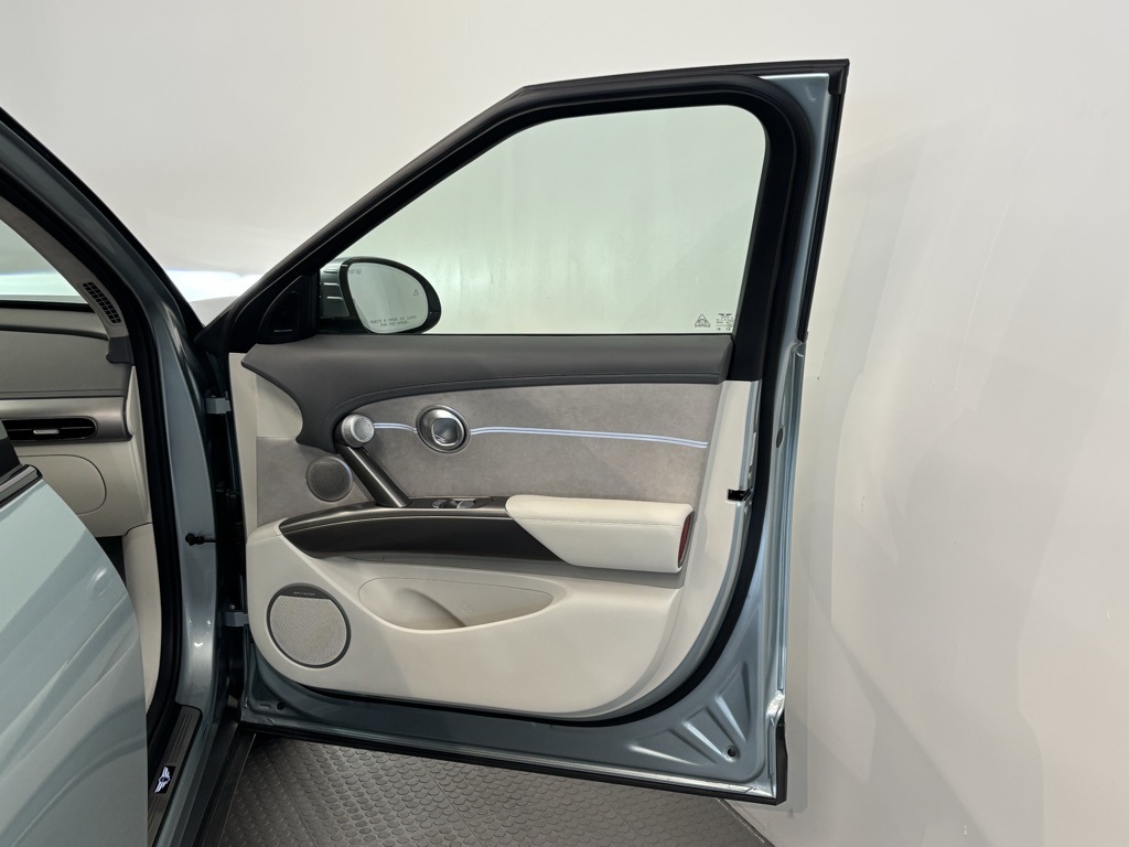 2025 Genesis GV60 Performance AWD photo 12