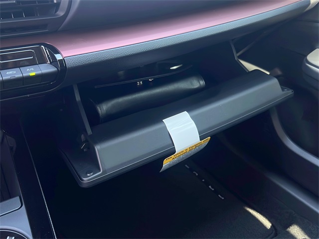 2026 Toyota Prius Plug-in Hybrid SE photo 27