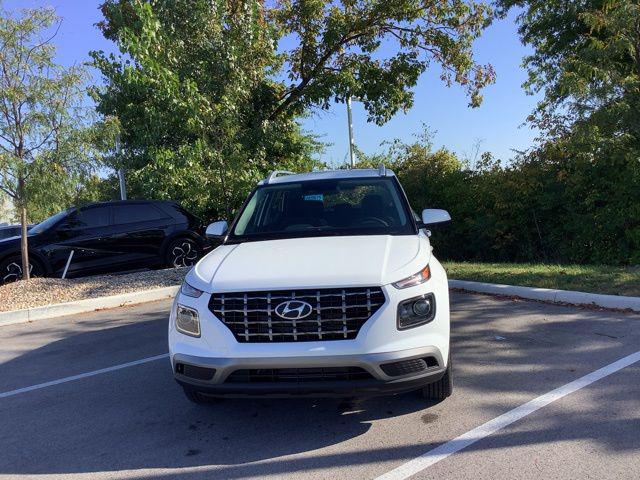 2026 Hyundai Venue SEL photo 2