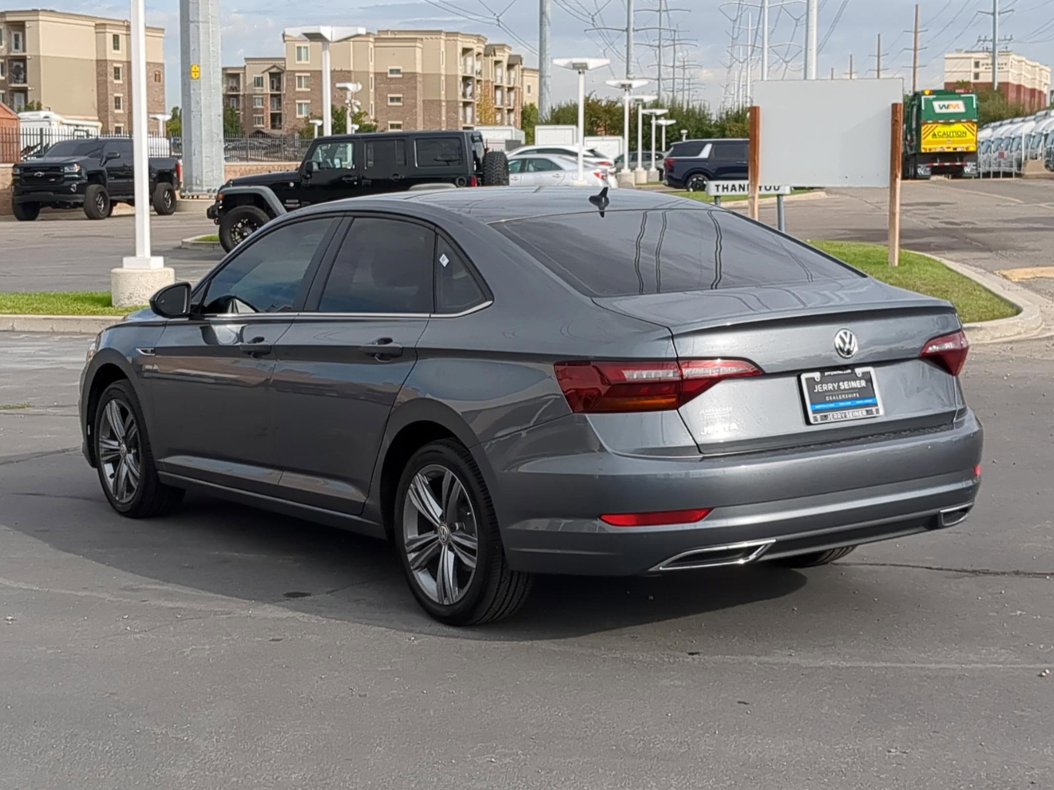 2019 Volkswagen Jetta R-Line photo 2