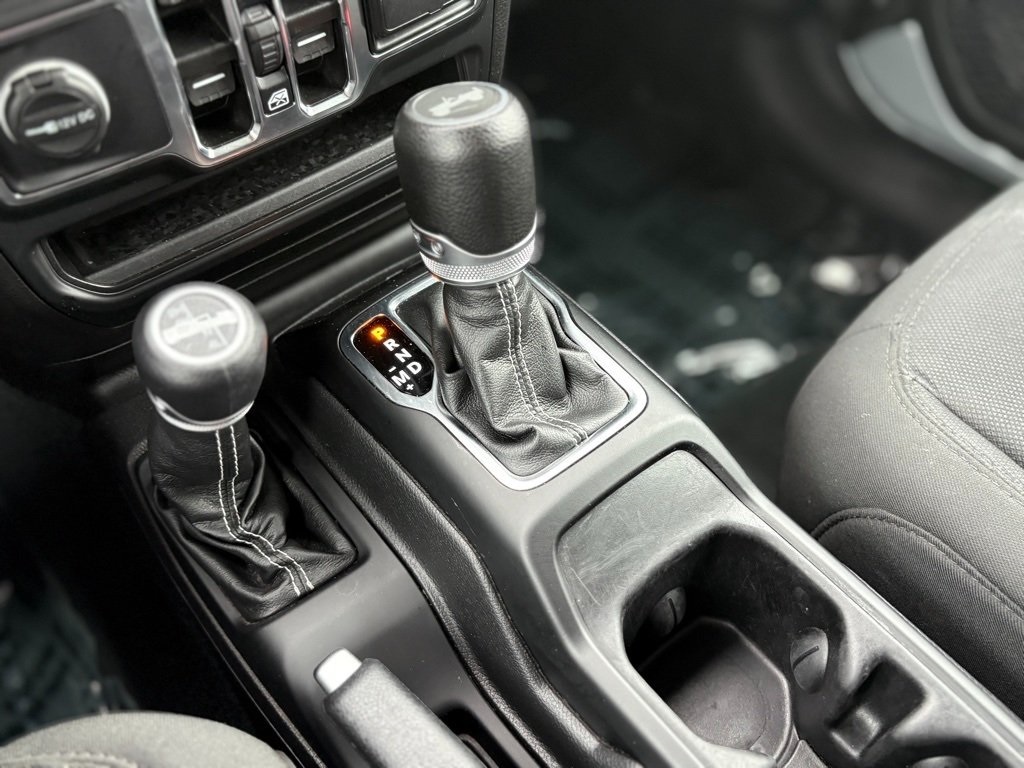 2022 Jeep Wrangler Unlimited Sahara photo 15