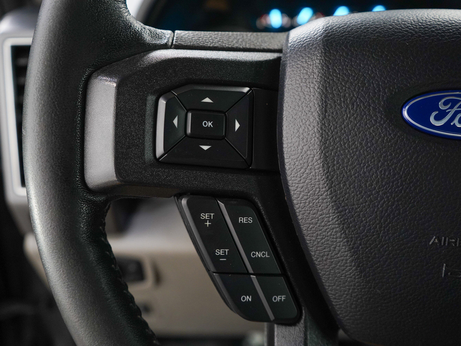 2019 Ford F-150 XLT photo 17