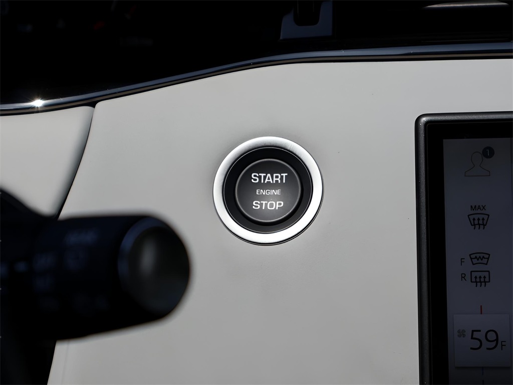 2026 Land Rover Range Rover Evoque Dynamic SE photo 23