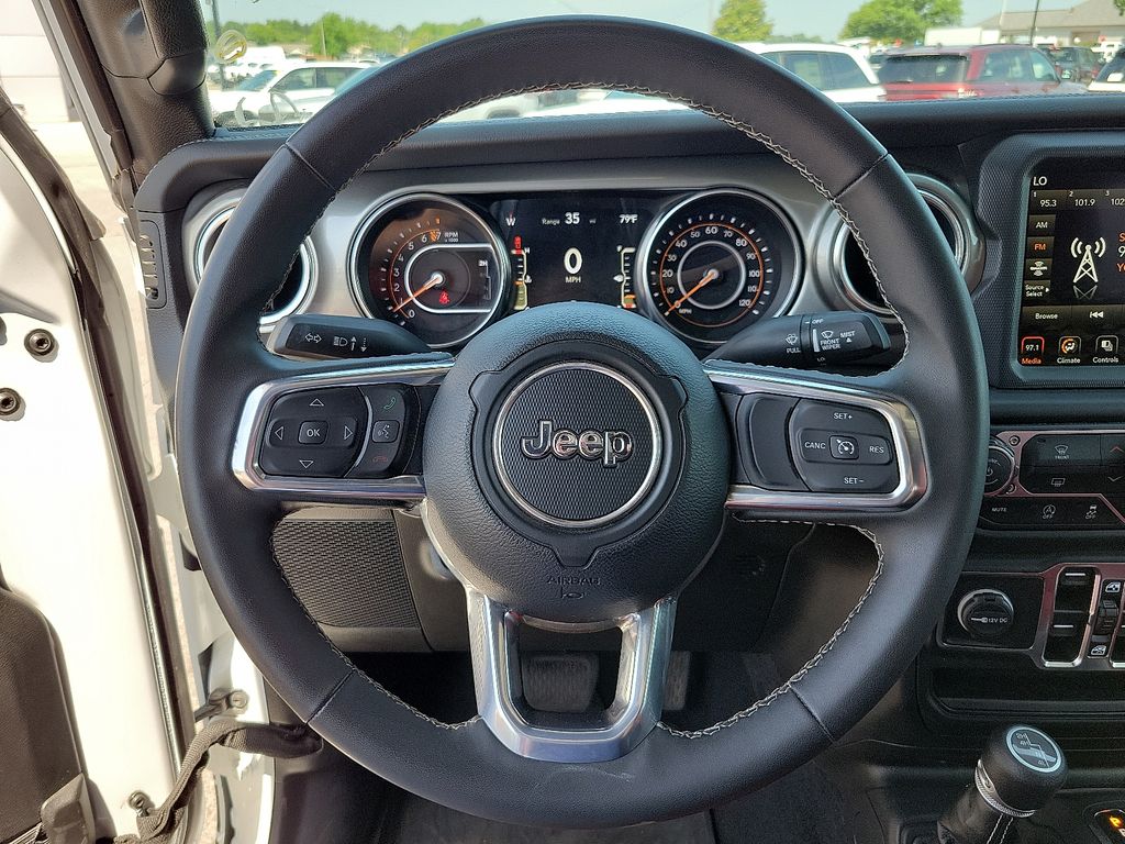 2023 Jeep Gladiator Overland photo 19