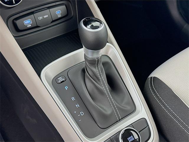 2025 Hyundai Venue SEL photo 22