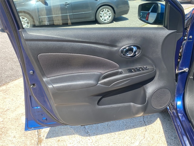 2019 Nissan Versa 1.6 SV photo 18