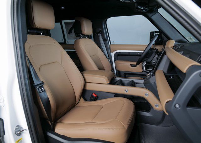 2026 Land Rover Defender 110 S photo 3