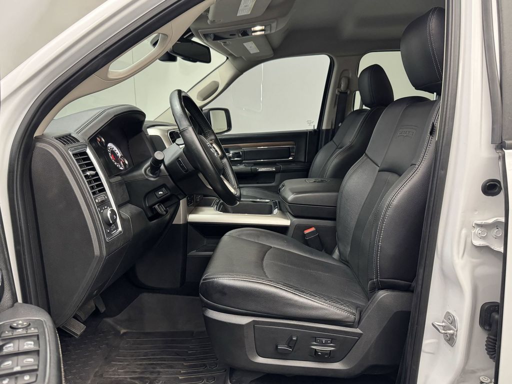 2018 Ram 1500 Laramie photo 4