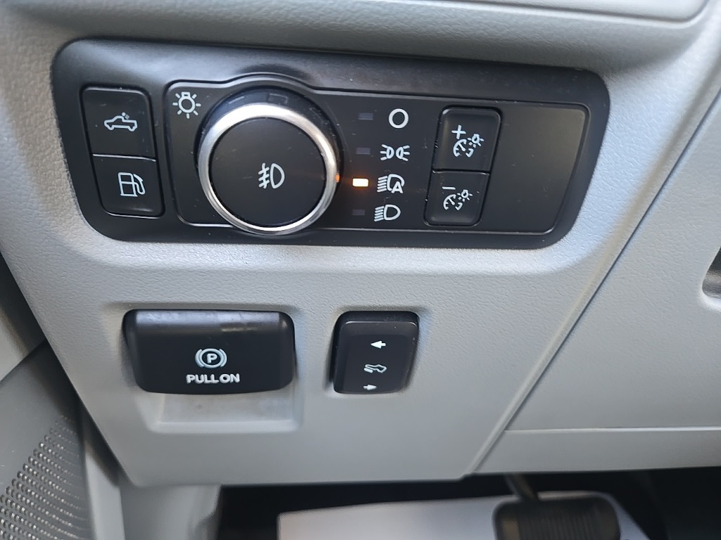 2022 Ford F-150 Limited photo 14