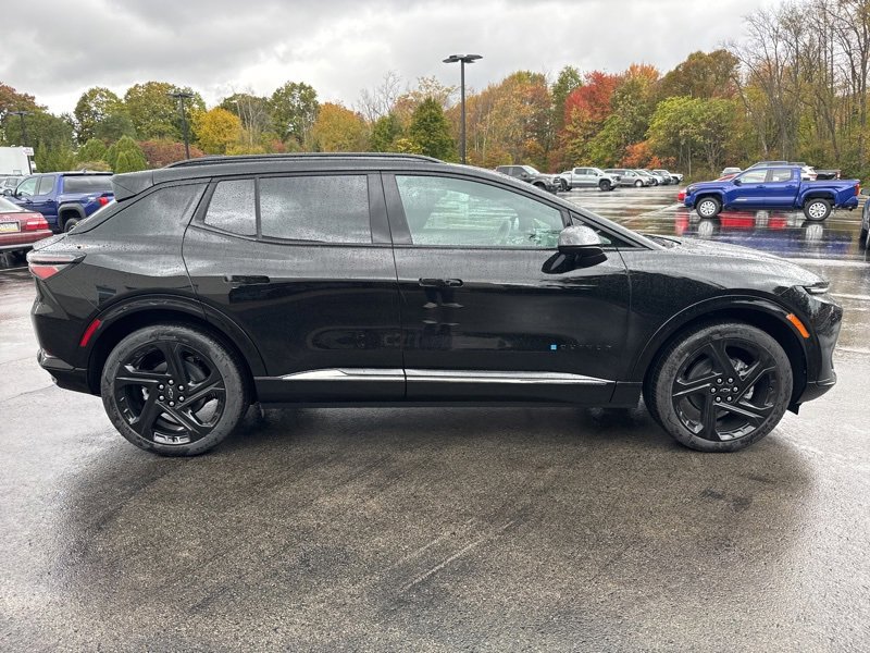 2026 Chevrolet Equinox EV 3RS photo 2