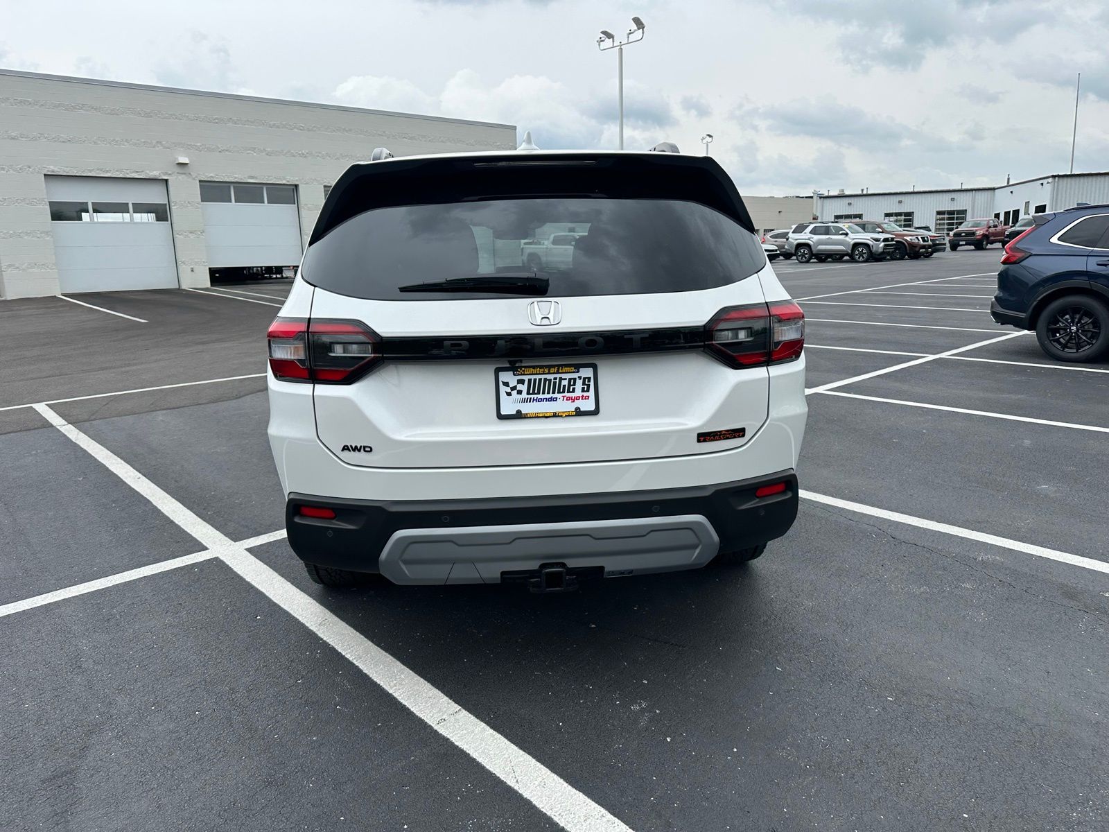 2025 Honda Pilot TrailSport photo 4