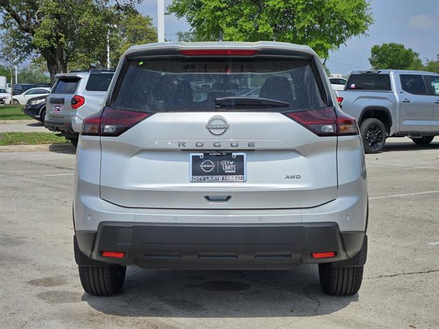2025 Nissan Rogue S photo 4