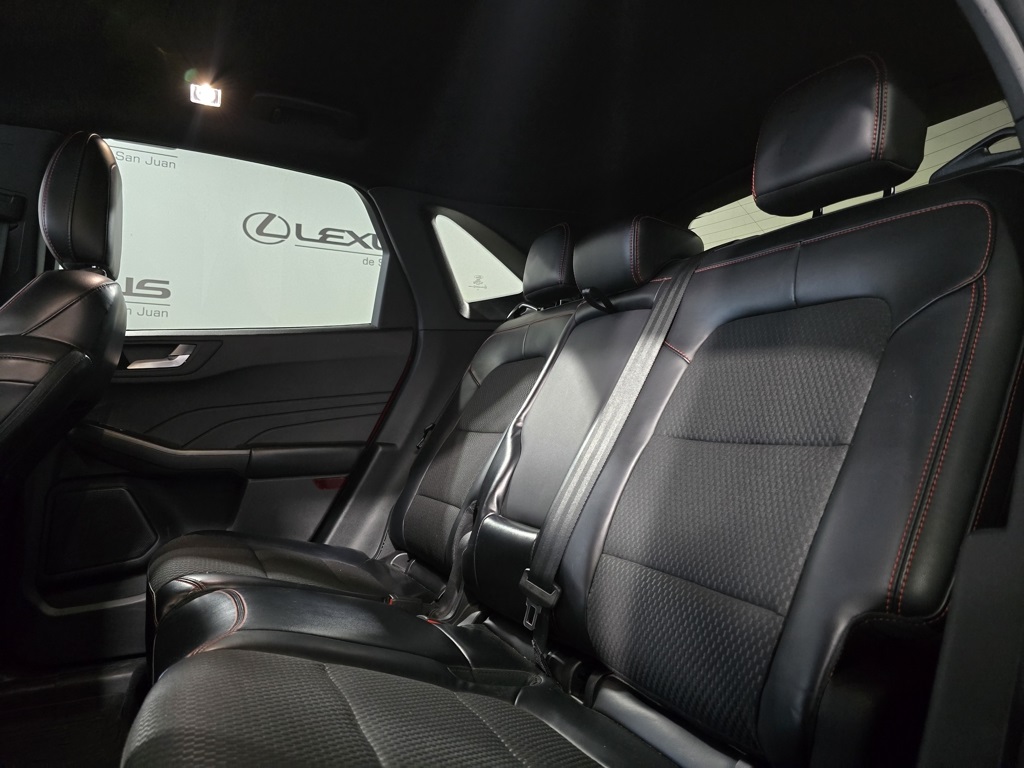 2023 Ford Escape Hybrid ST-Line photo 24