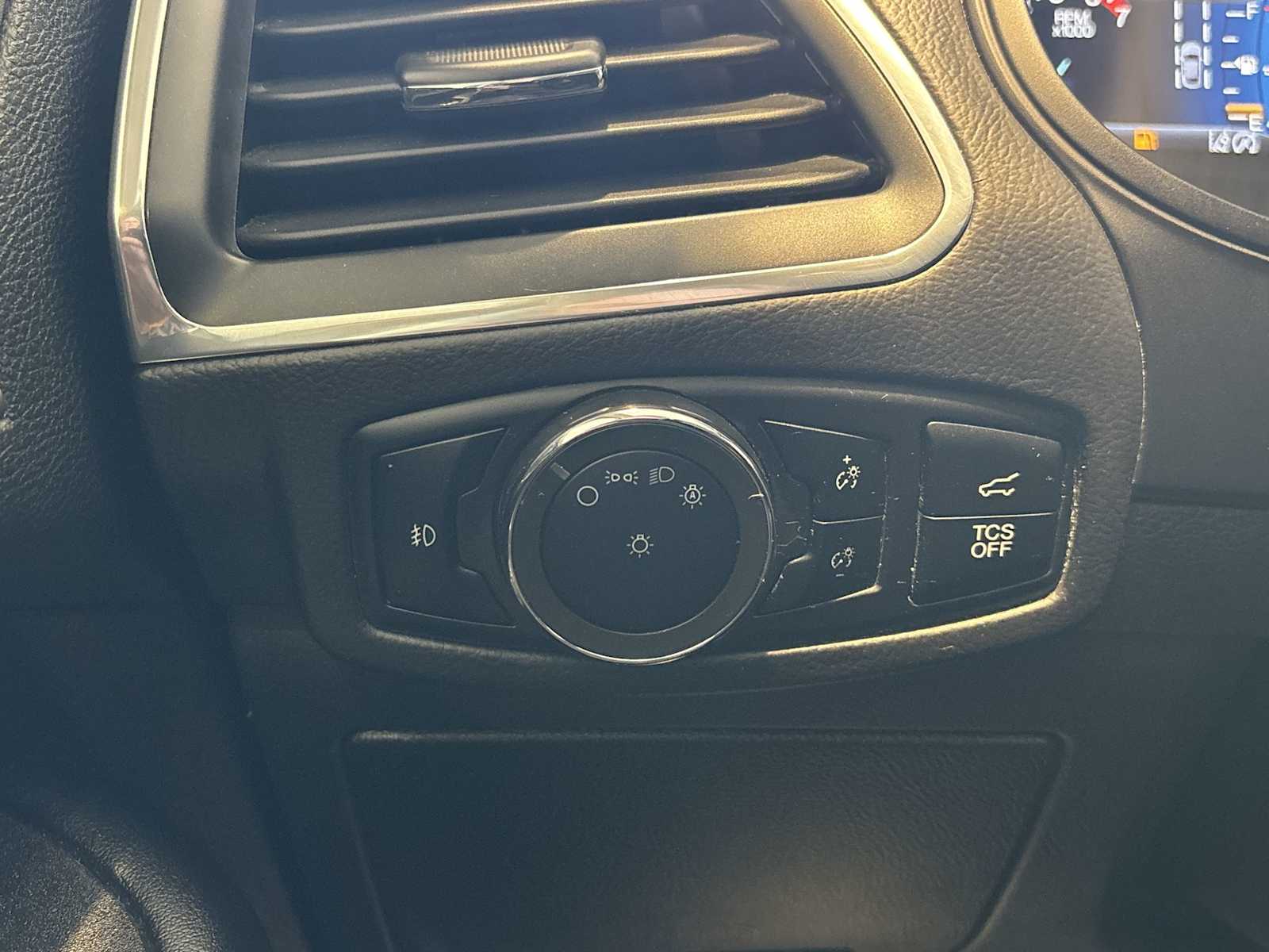 2024 Ford Edge Titanium photo 15