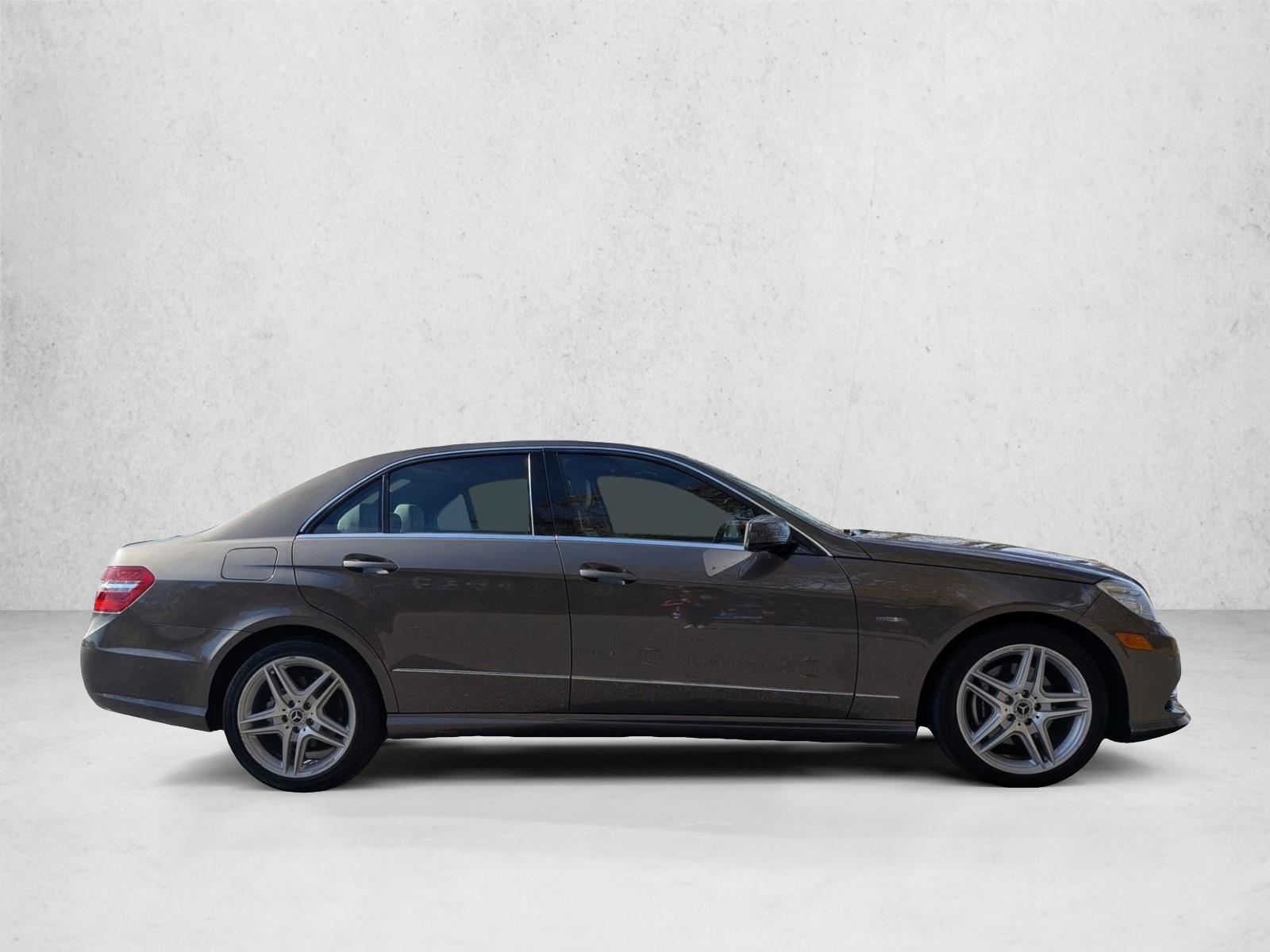2012 Mercedes Benz E 350 4MATIC Sedan photo 4