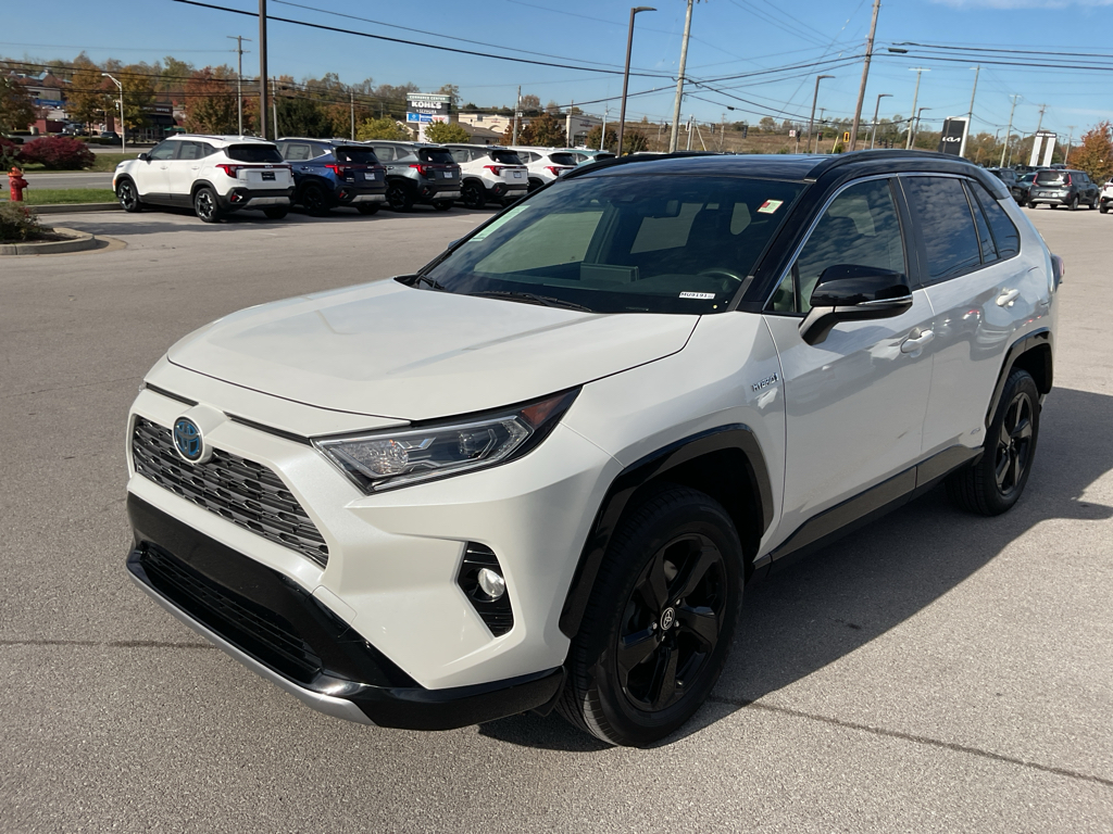 2020 Toyota RAV4 Hybrid XSE photo 3