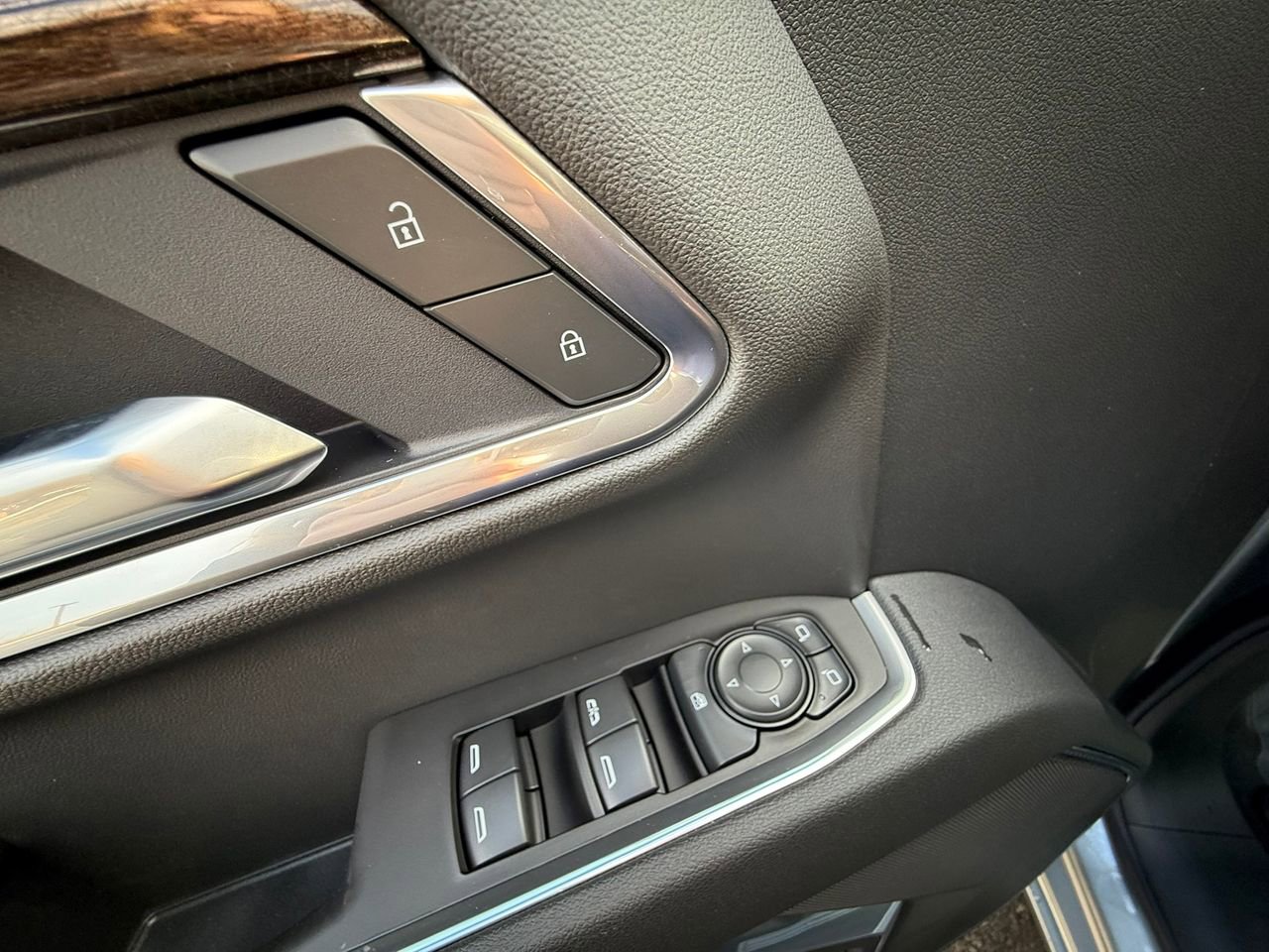 2025 Chevrolet Silverado 1500 LT photo 13