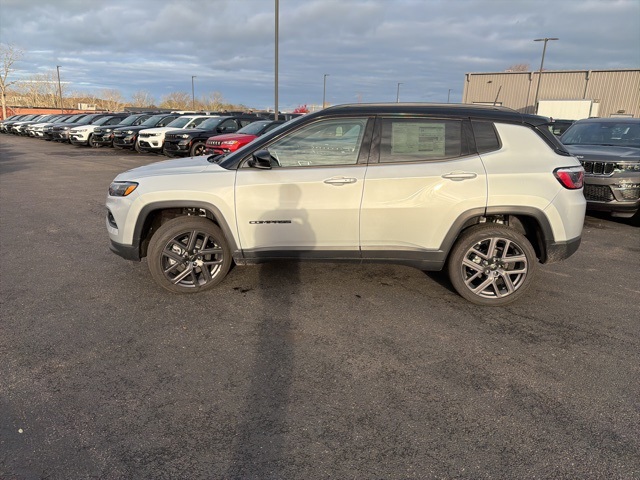 2026 Jeep Compass Limited Altitude photo 3