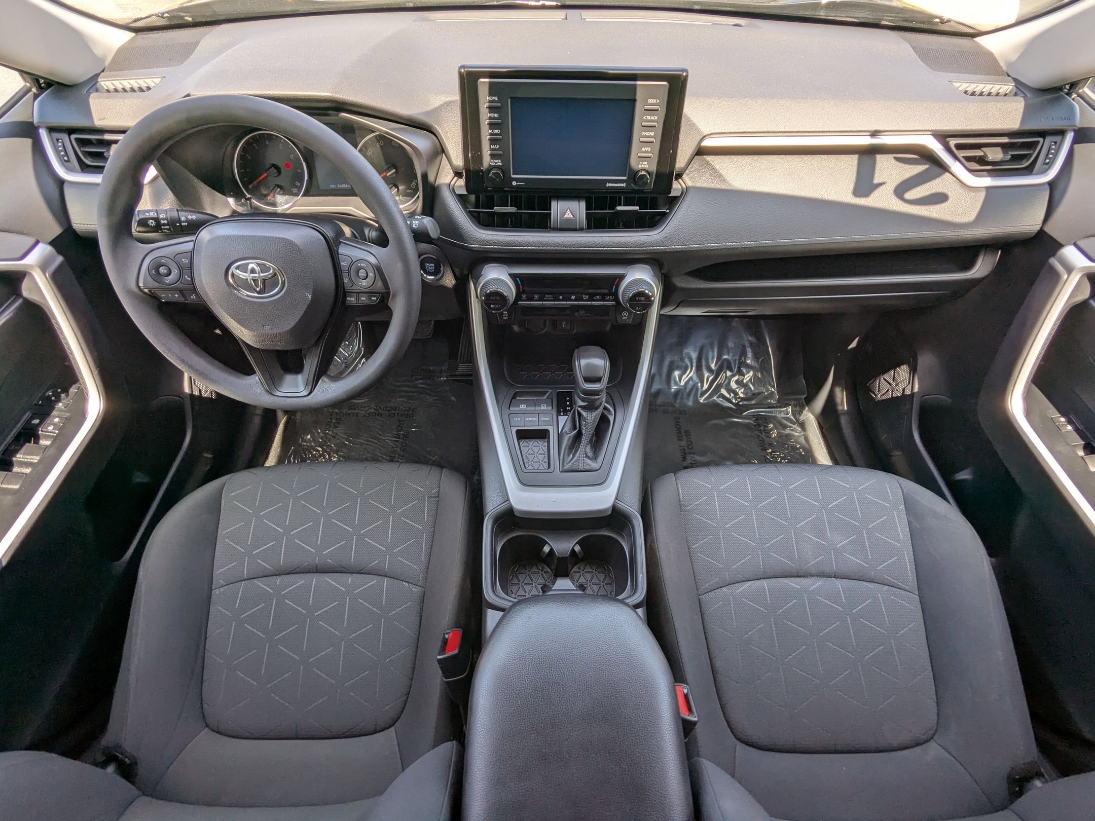 2021 Toyota RAV4 XLE photo 13