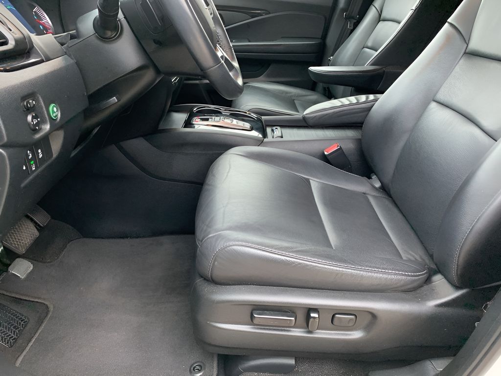 2022 Honda Pilot Touring photo 9