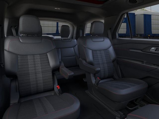 2025 Ford Explorer ST-Line photo 8