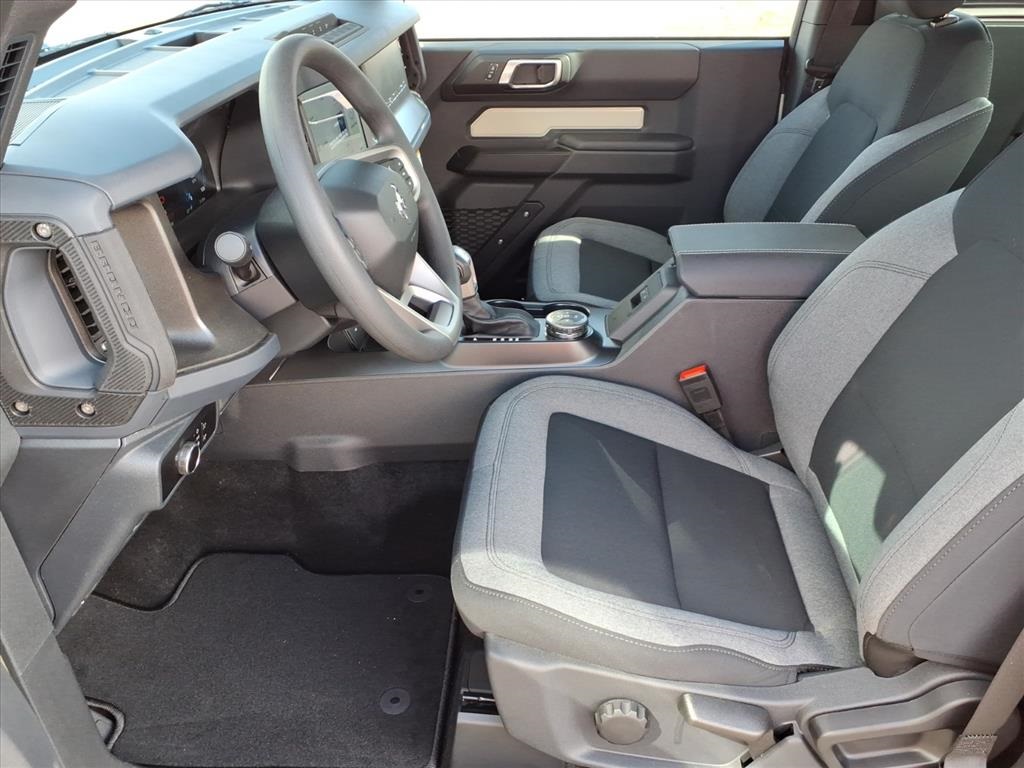 2025 Ford Bronco Base photo 4