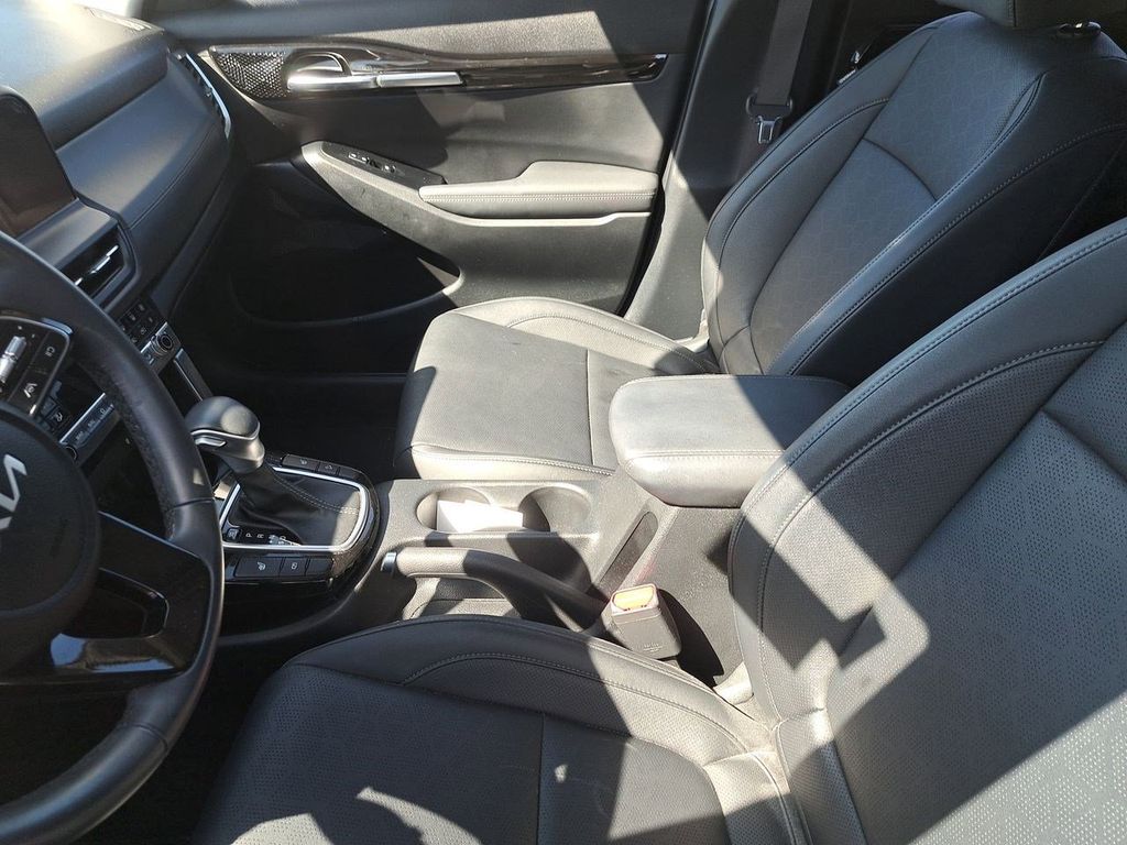 2024 Kia Seltos EX photo 9