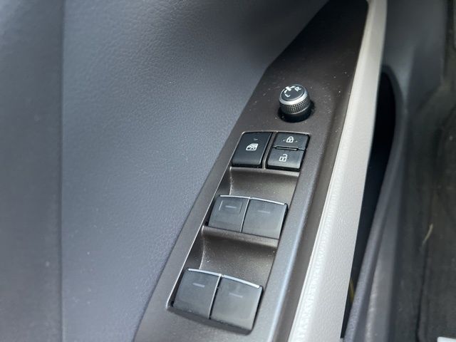 2023 Toyota Camry XLE photo 25