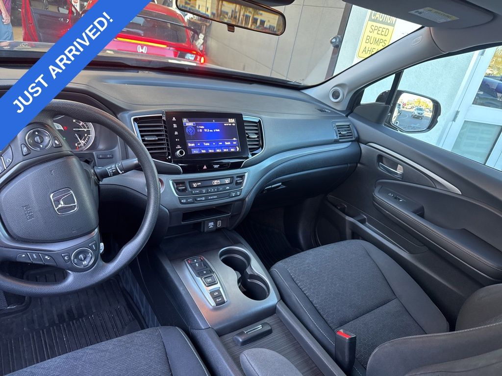 2023 Honda Ridgeline Sport photo 3