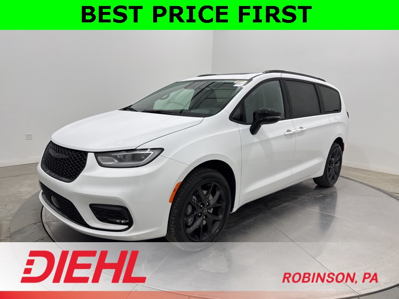 2026 Chrysler Pacifica Limited photo 3