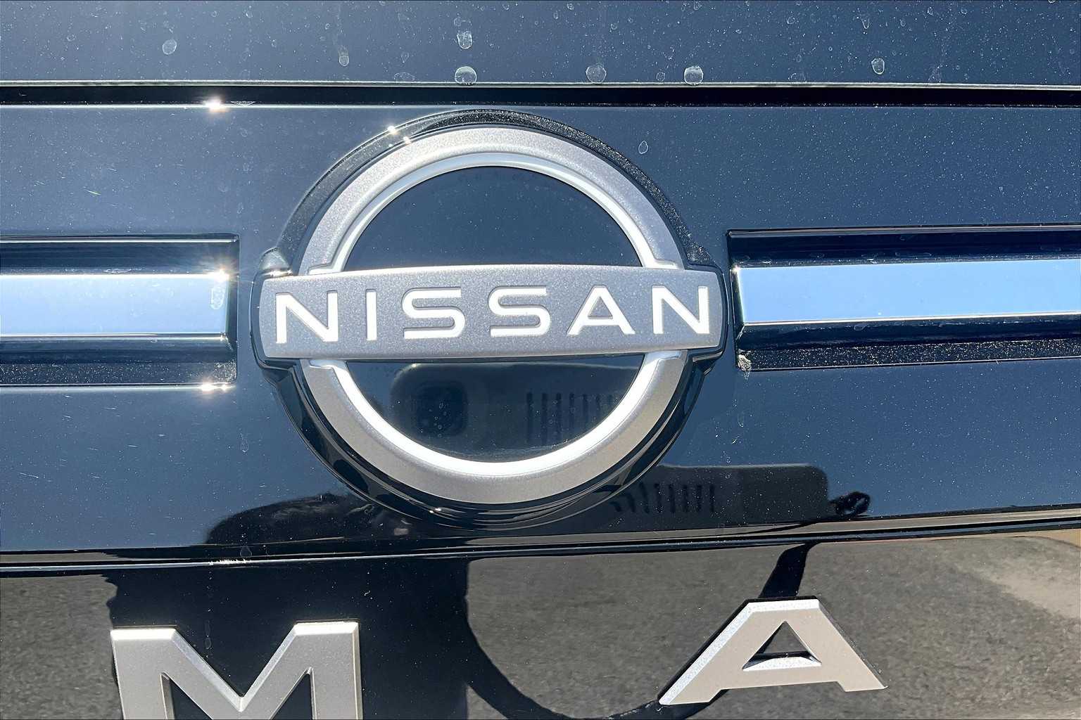 2025 Nissan Armada SV photo 8