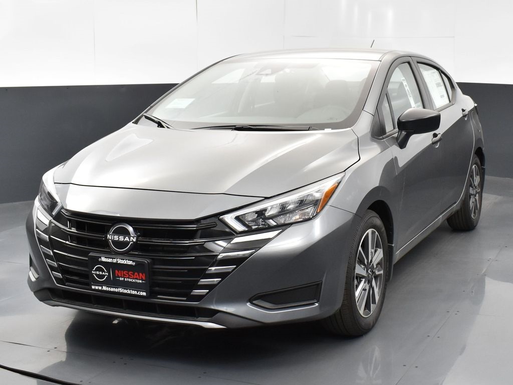 2025 Nissan Versa 1.6 S photo 2