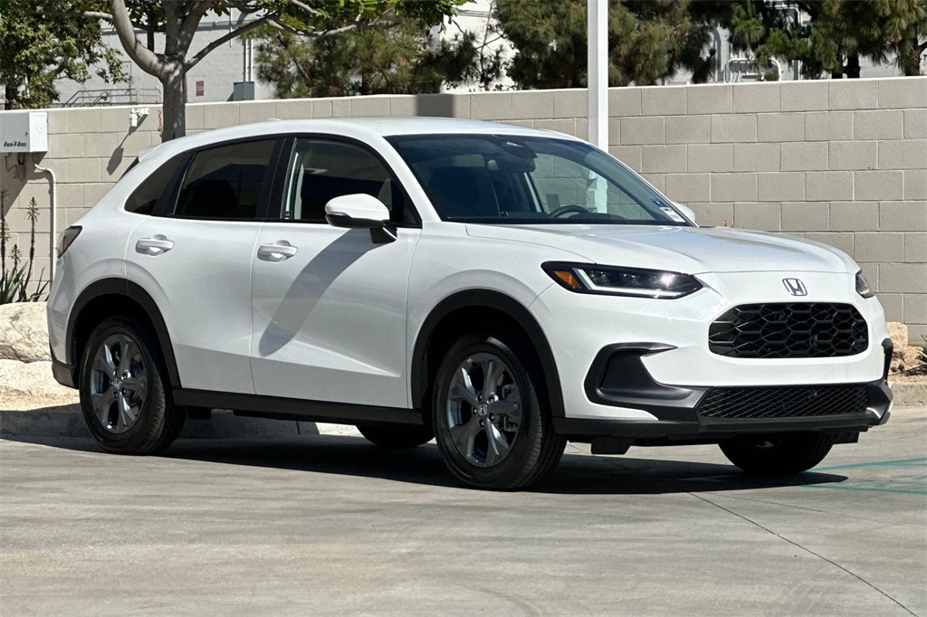 2026 Honda HR-V LX photo 2