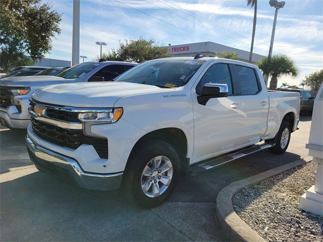 2024 Chevrolet Silverado 1500 LT photo 3