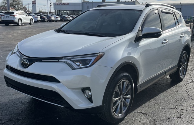 2018 Toyota RAV4 Limited photo 4