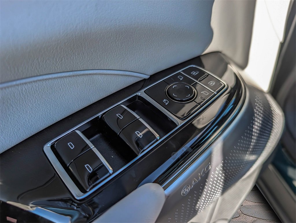 2026 Cadillac Lyriq Luxury photo 14