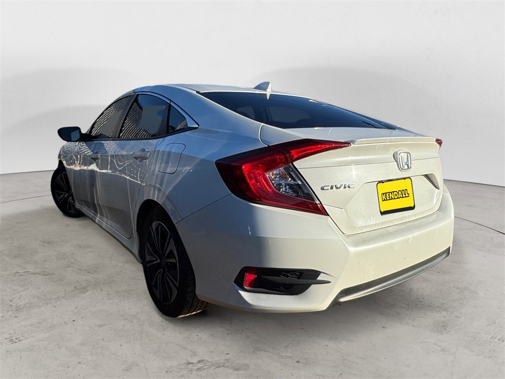 2018 Honda Civic EX-T's photo