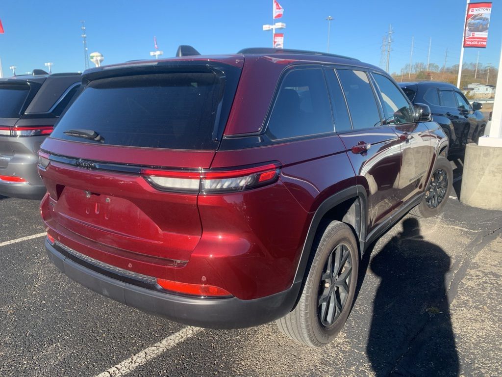 2024 Jeep Grand Cherokee Altitude X photo 2