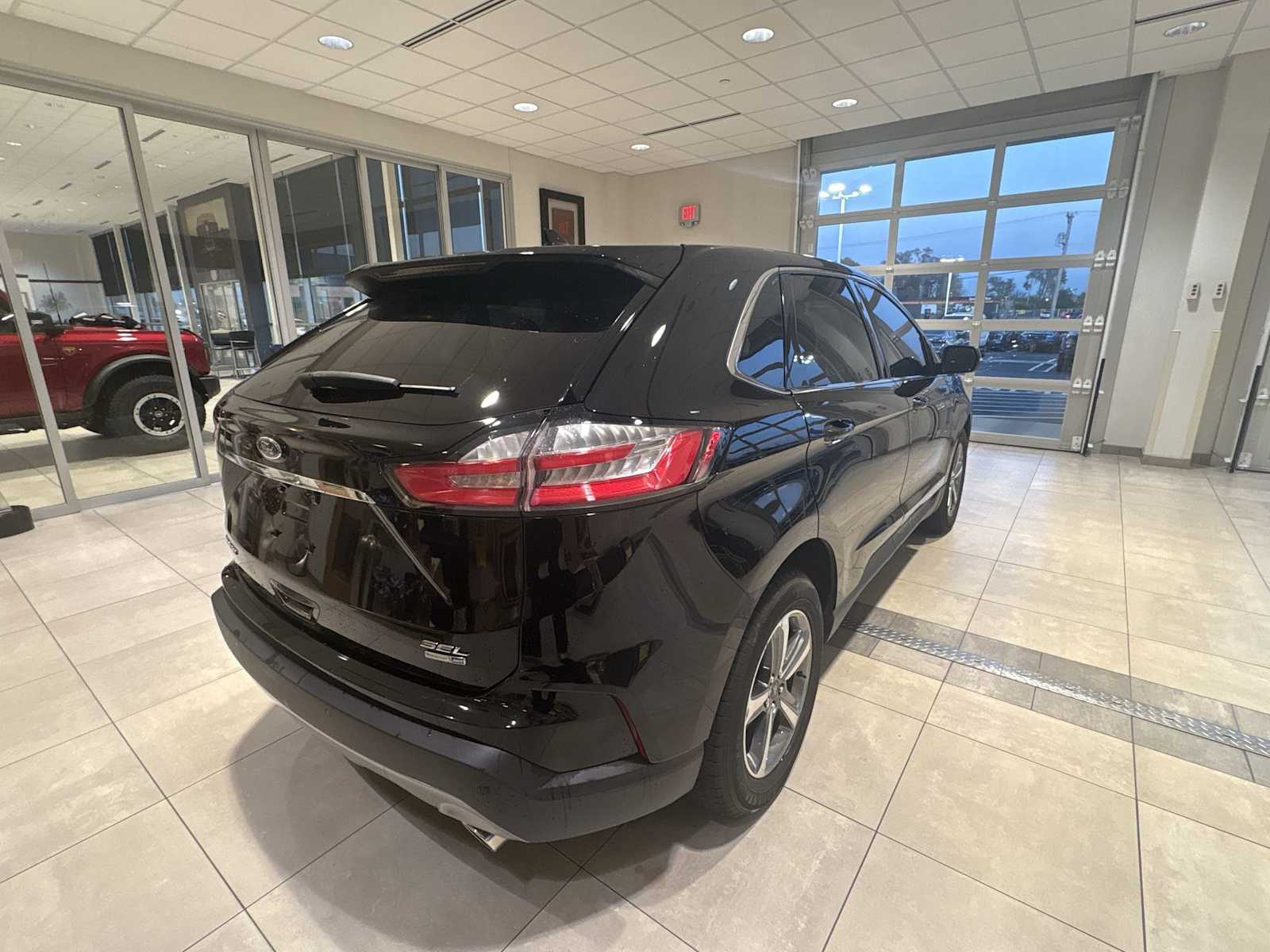 2020 Ford Edge SEL photo 3