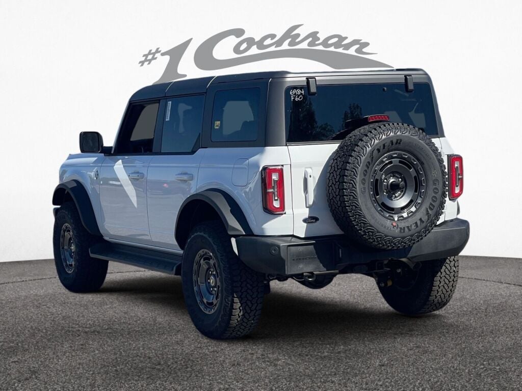 2025 Ford Bronco Outer Banks photo 4