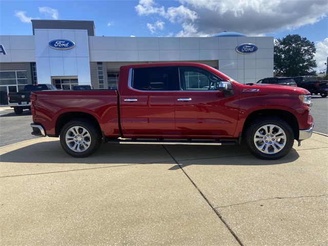 2025 Chevrolet Silverado 1500 LTZ photo 2