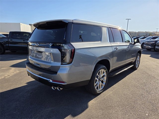2026 Chevrolet Suburban Premier photo 3