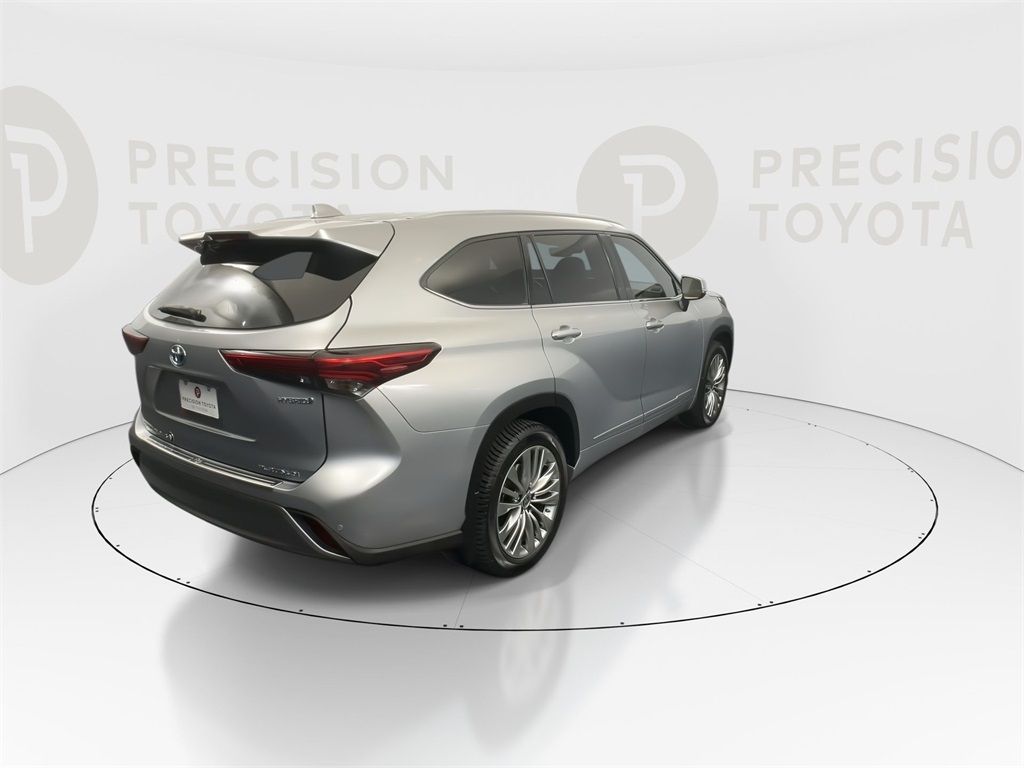 2022 Toyota Highlander Hybrid Platinum photo 17