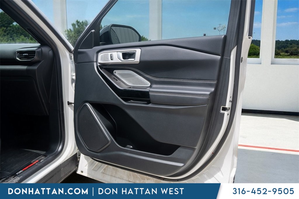 2023 Ford Explorer ST photo 25