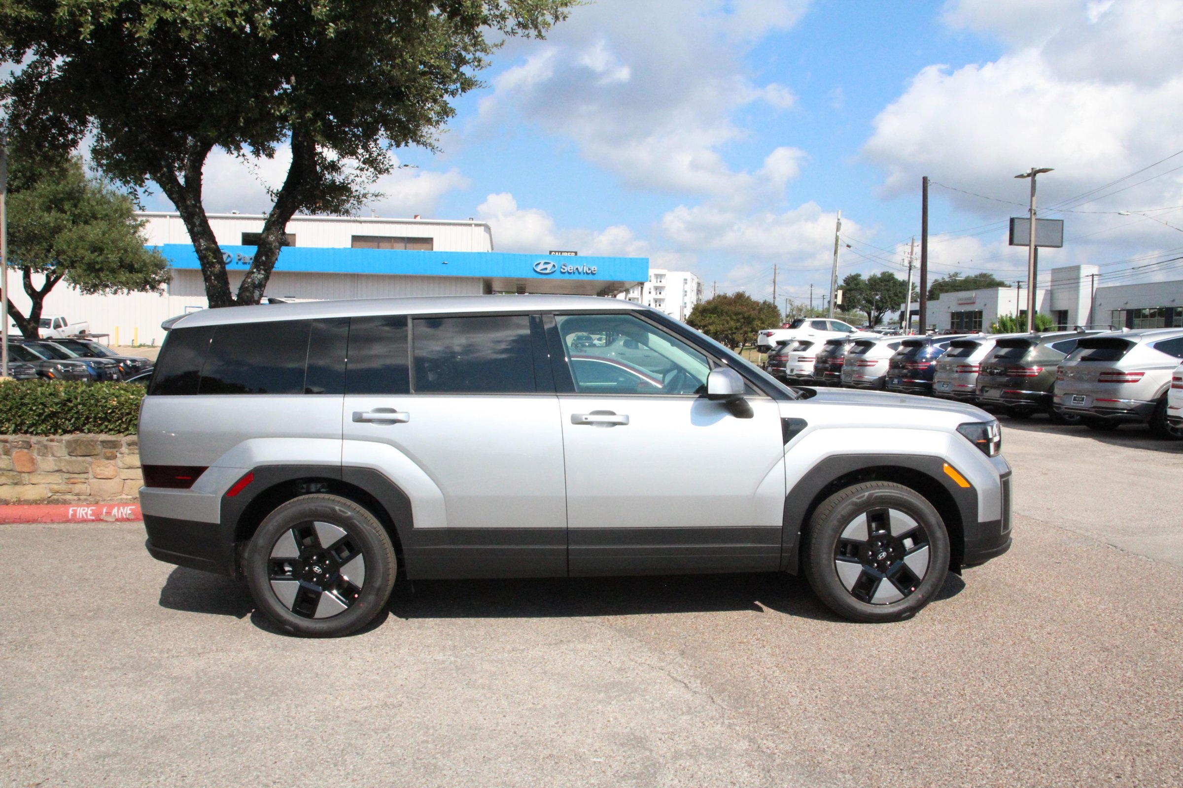 2026 Hyundai Santa Fe SE photo 2