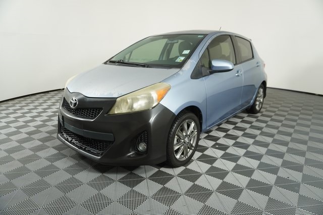 2012 Toyota Yaris photo 3